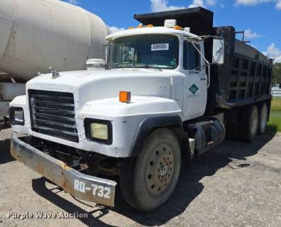 2001 Mack RD688S Dump Truck