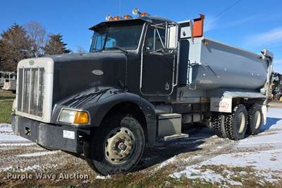 1997 Peterbilt 385 Dump Truck