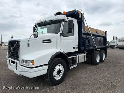 2019 Volvo VHD Dump Truck