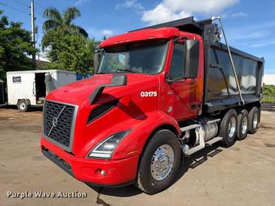 2022 Volvo VNR Dump Truck