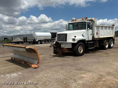 2000 Volvo WG Dump Truck