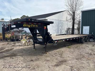 2018 Big Tex 22GN-25BK+5MR Equipment Trailer
