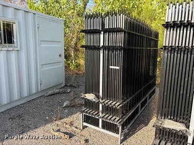 (22) 2024 Eingp F10 Fence Panels