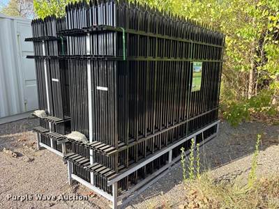 (22) 2024 Eingp F10 Fence Panels