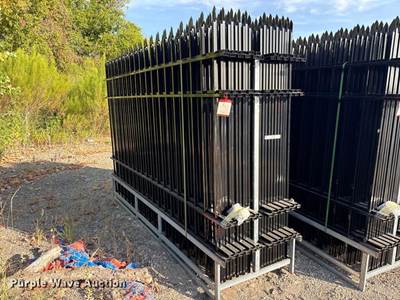 (22) 2024 Eingp F10 Fence Panels