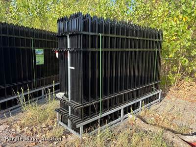 (22) 2024 Eingp F10 Fence Panels