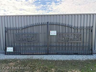 (2) KJ K0720 Metal Gates