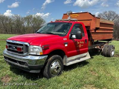 2003 Ford F550 Feed Mixer Truck