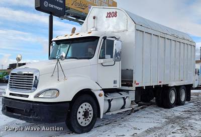 2009 Freightliner Columbia 120 Silage Truck