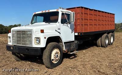 1986 International F1954 Grain Truck