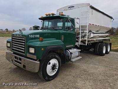 1997 Mack RD690S Fertilizer Delivery Truck