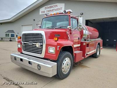 1991 Ford L8000 Tanker Fire Truck