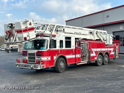 2002 Pierce Manufacturing Aerial Platform Fire Truck