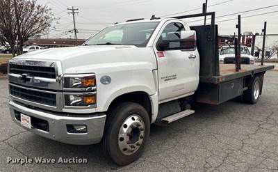 2019 Chevrolet Silverado 6500HD Flatbed Truck