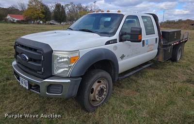 2015 Ford F550 Super Duty Crew Cab Flatbed Truck