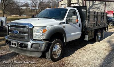 2011 Ford F550 Super Duty Flatbed Truck