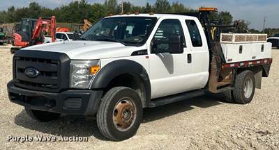 2015 Ford F550 Super Duty XL Flatbed Truck