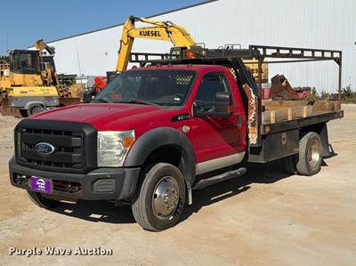2011 Ford F550 Super Duty XL Flatbed Truck