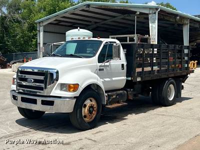 2008 Ford F650 Super Duty Flatbed Truck