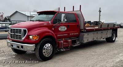 2003 Ford F750 Crew Cab Flatbed Truck