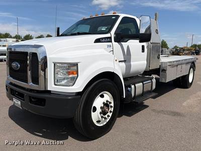 2016 Ford F750 Flatbed Truck