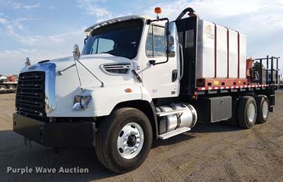2019 Freightliner 114SD Flatbed Truck