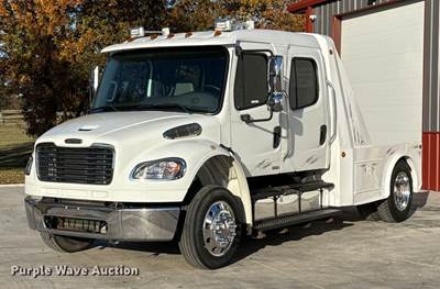 2008 Freightliner Business Class M2 Crew Cab Flatbed Truck