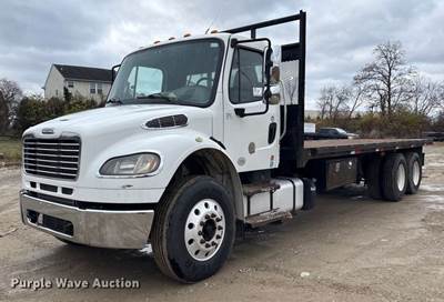 2014 Freightliner Business Class M2 Flatbed Truck