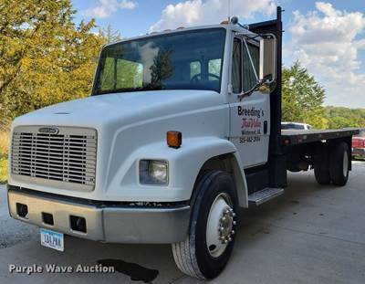 2002 Freightliner Flatbed Truck