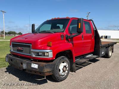 2004 GMC C4500 Crew Cab Flatbed Truck