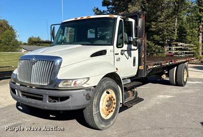 2007 International 4300 Flatbed Truck