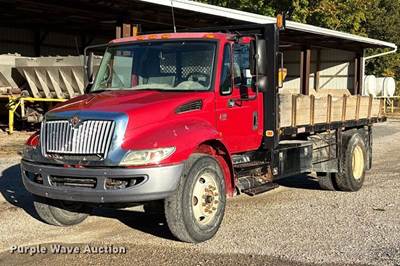 2007 International 4300 Flatbed Truck