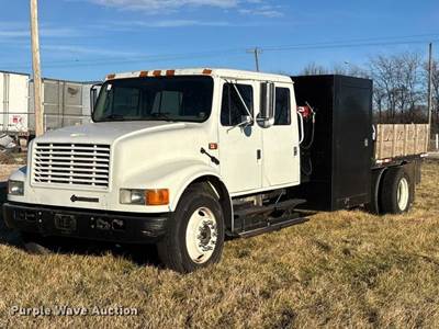 2001 International 4700 Flatbed Truck