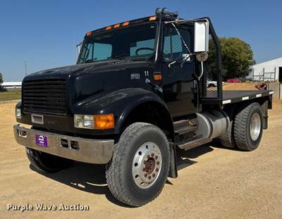 1995 International 4800 Flatbed Truck