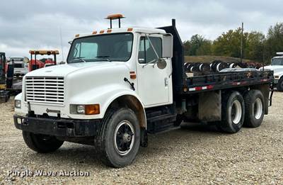 1995 International 4900 Flatbed Truck