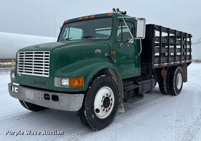 1999 International 4900 Flatbed Truck