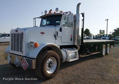 2009 Peterbilt 365 Flatbed Truck