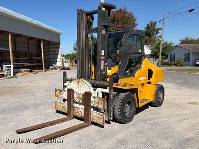 Caterpillar DP70N Forklift