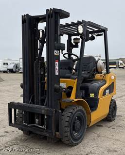 Caterpillar GP25N Forklift