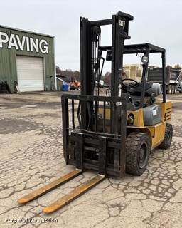 Caterpillar GP30 Forklift