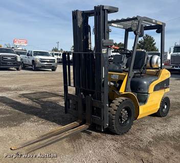 Caterpillar P4000 Forklift