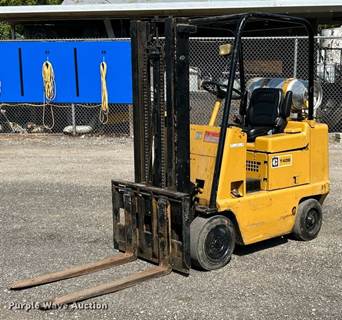 Caterpillar T35B Forklift
