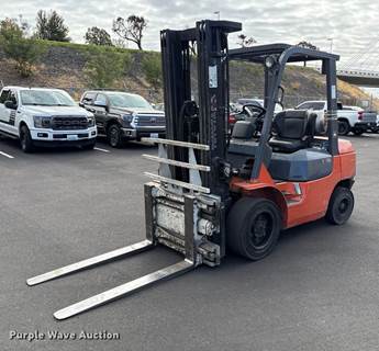 2006 Toyota 7FGU30 Forklift