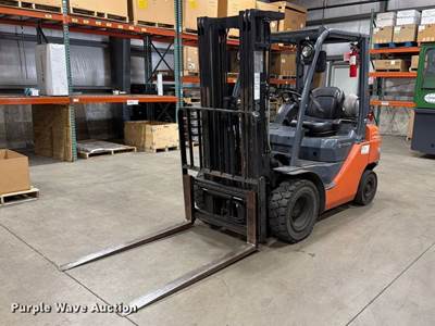 2010 Toyota 8FGU25 Forklift