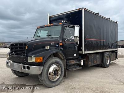 2000 International 4900 Fuel / Lube Truck
