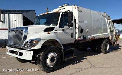 2009 International 7300 Refuse Truck