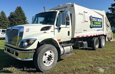 2010 International 7400 Refuse Truck