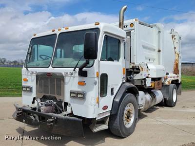 2015 Peterbilt 320 Refuse Truck