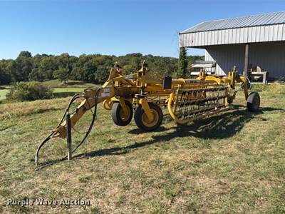 2015 Vermeer R2300 Hay Rake
