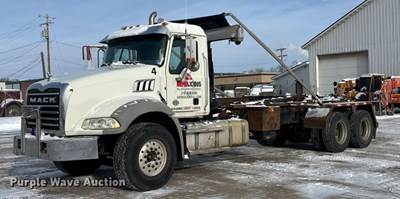 2013 Mack GU813 Hook Lift Truck